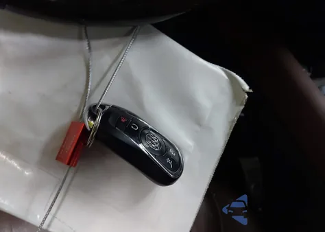 2018 Buick Enclave Avenir z USA, uszkodzony, nr VIN 5GAERDKW1JJ262689